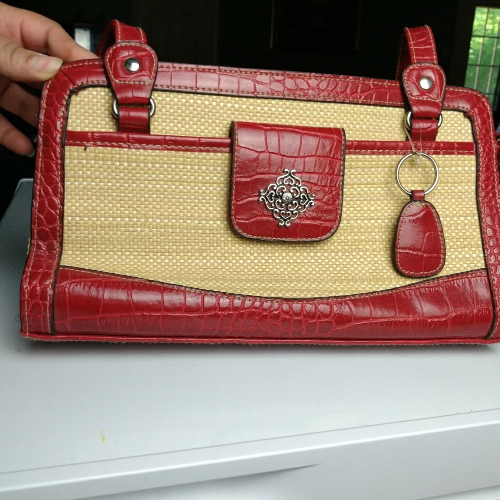 Gorgeous handbag with design and free keychain